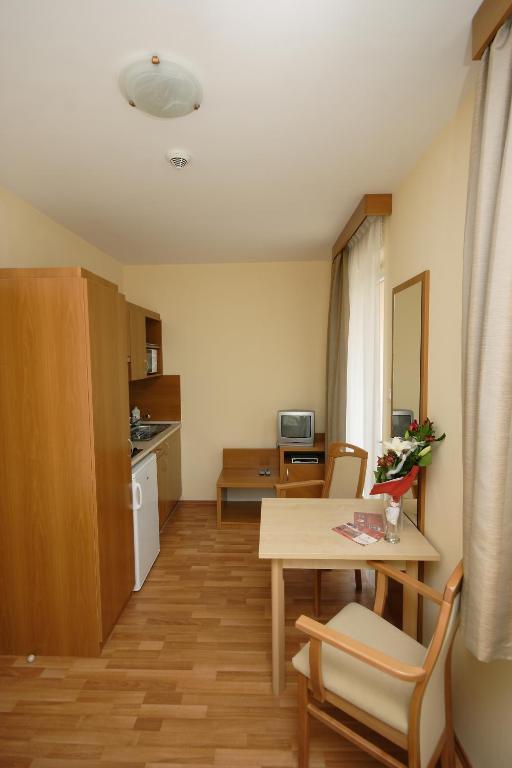 Panorama Wellness Apartman Hotel Hajdúszoboszló Szoba fotó