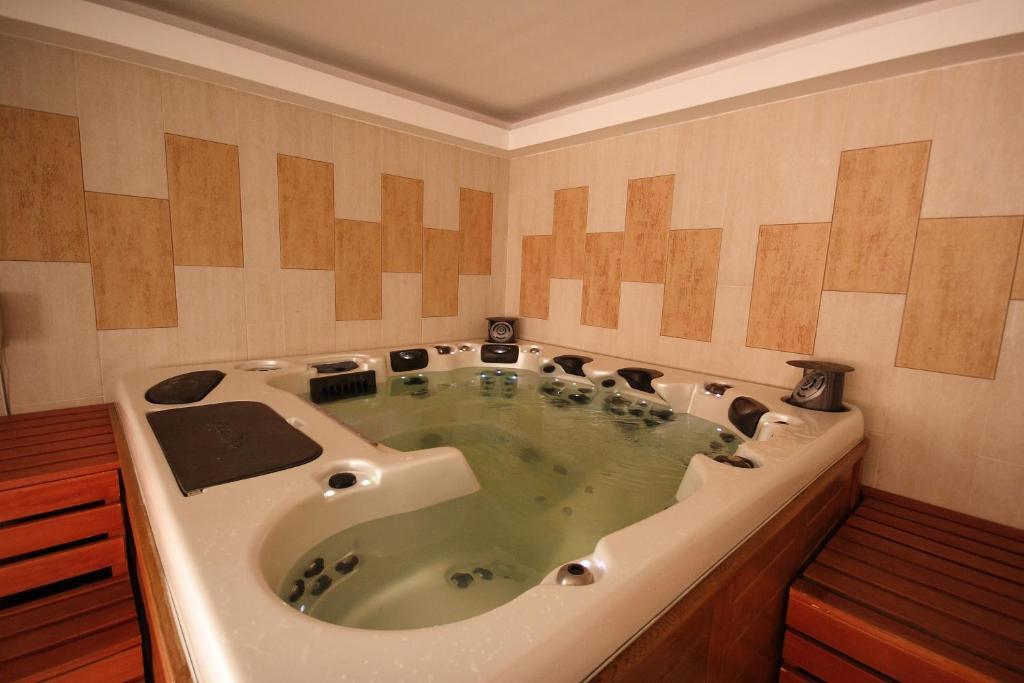 Panorama Wellness Apartman Hotel Hajdúszoboszló Kültér fotó